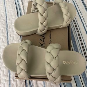 Kansas Sandals Size 7- Off White